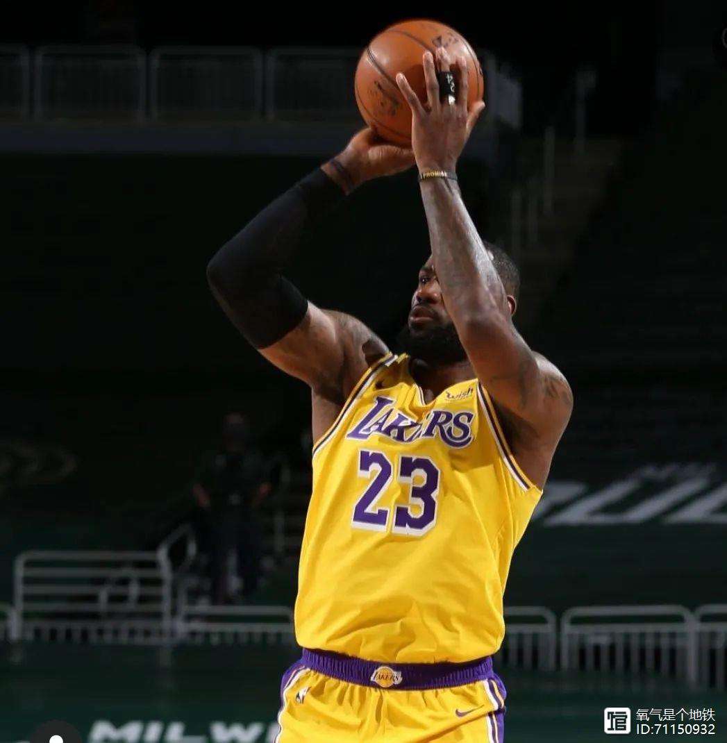 赛地聚焦：亚冠关键时刻热度飙升，菲尼克斯太阳造点机会，话题不断，控场能力受关注(亚冠精英联赛上海申花比赛时间)-天博官方网站